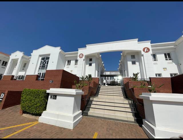 9,626M² OFFICE FOR SALE IN BRYANSTON